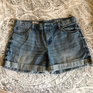 GAP 1969 Sexy Boyfriend Shorts